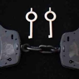 Smith & Wesson　Handcuffs 【ZIPPO】