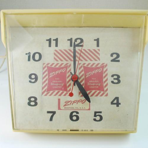 1950年代　赤キャンディBOX柄　掛時計 【ジッポー】